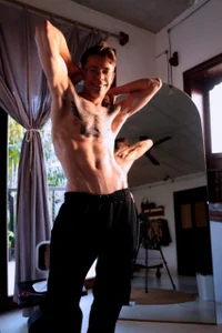 William_Henry_ Public صورة واحدة|William_Henry_ Public صورتان|William_Henry_ Public  2 صور|William_Henry_ Public  2 صورة