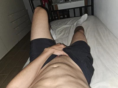 HotSamXx Public  2টি ছবি