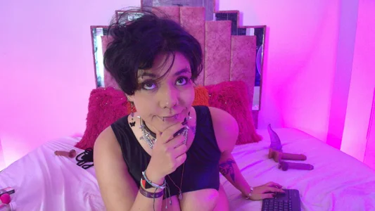 Evelynn Public Pic 2