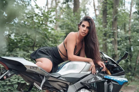 AylinHazel Public Pic 2