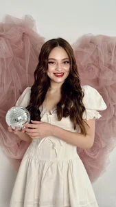 MelanieAlves on the eve of Valentine's Day❤️‍🔥  9টি ছবি