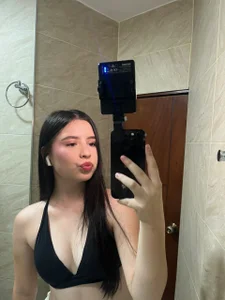 IsoldeVane Public Pic 6