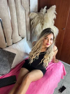 Olivia__Milf Public зображення 2