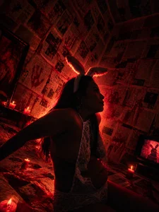 Anthonelaa__ 🎃🔥Seduction Under the Moon🔥🎃 Pic 3
