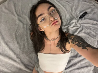 Morena_Dolce imitation game Pic 4