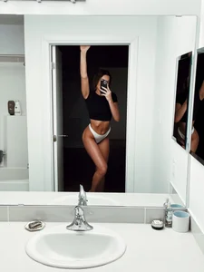 Lenajane__xx: Public ( 7 фото)