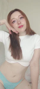 Zdjęcia Amber_prada "New Photo Set - Cute White Crop Top & Light Blue Lace Panties 💙 Teasing & Posing":  4