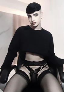 Dylan_Turnerr: about me ( 2 фото)