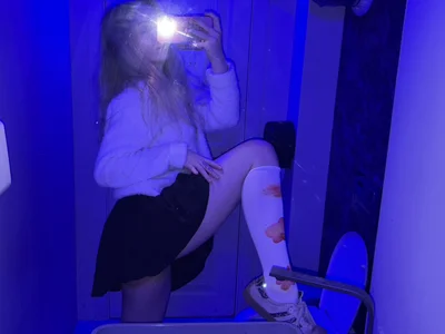 AnnAbbey No Filter, Just Lust 📸🔥 Immagine  2