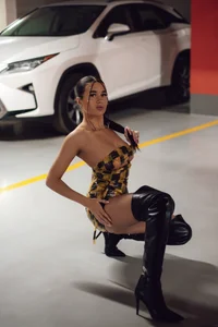 UrLillShy: Meet me in the parking ( 5 фото)