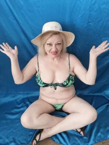 xHoneyLadyx Summer 2022 Pic 4