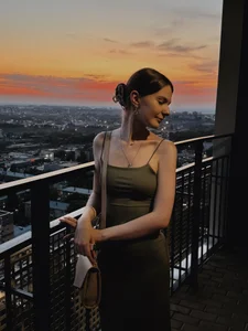 AnnWaddieのPublicの 3枚の写真