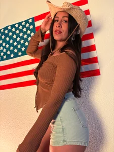 EmiGomez_ 🤠🇺🇸 Cowgirl by Day... Trouble by Night ❤️ Pic 5