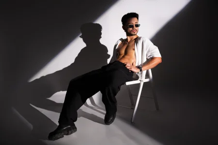 AxelKing1326 Elegant AXEL  3টি ছবি