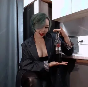 lily_ya Public Pic 3