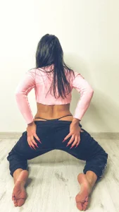 Melissa_Fane Shall we go in for sports together? Pic 3