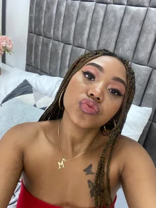 AngelaRoberts: sexy red🙈🥰 ( 6 фото)