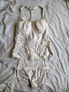 Layla_Chantelle Lingerie, Stocking and Accessories Pic 3