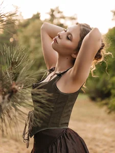 Sierra_Fane Wild beauty Hình 3