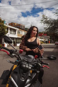 SamanthaAntolin Motorcyclist girl 🏍 зображення 8