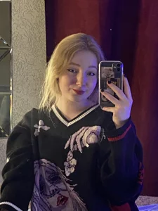 Miss_Ida_ Public Pic 4