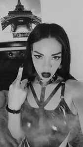 XXX-DreaBanks-XXX Public Pic 6