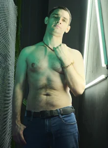 DavidCarroll ⭐Sexy close-ups without outerwear and with a belt in hand⭐ Pic 2