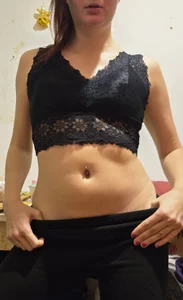 Analimado18 Sexy fekete csipkés felsőben... Foto