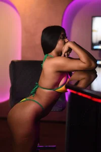 Kira_Krush Sexy Bar! Pic 2