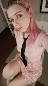 LinMagpuriсute girl图片 3