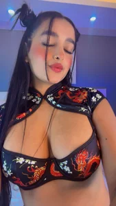 VanesaGuzman 👘  6. fénykép