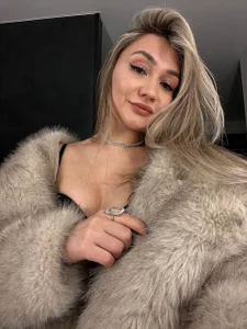 wineandboobss Public Pic 6