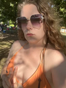 Honeybare97 fun in he sun Pic