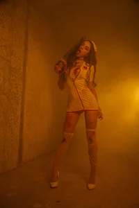 Betty_Bridge Shall we play?  2টি ছবি