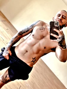 dilan_scootk_ Public  5টি ছবি