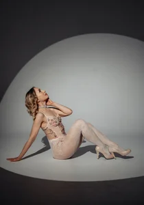 Emely_Moon Me, Unfiltered صورة واحدة|Emely_Moon Me, Unfiltered صورتان|Emely_Moon Me, Unfiltered  5 صور|Emely_Moon Me, Unfiltered  5 صورة