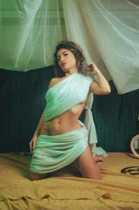 BlossomNicol Niki💚 Pic