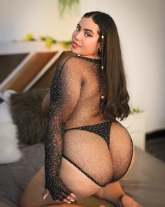 Emmacamille Public slika