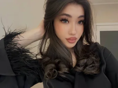 mimi_tease me and me and myself Pic 4