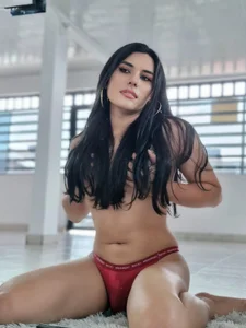 Sensual for you de yourlatina_emely  5 Imagens