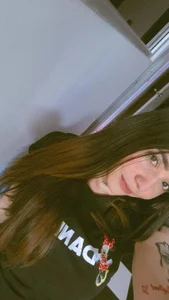 Brendaa_Paarker Hi Brenda!! ❤️🖤 slika