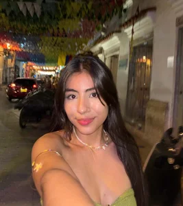 princess_little09 enjoying the streets of cartragena✨ Hình