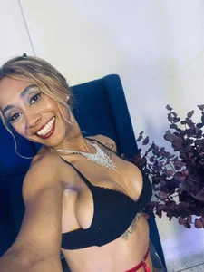 missebonyvegas_cr EROTIC LADY ❤️‍🔥 Pic