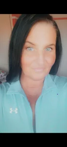 Velvet-Milf Public Pic 5
