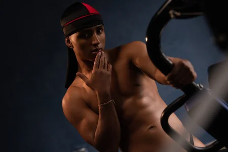 MagnusKing_ kullanıcısının sexi gym albümü -  2 fotoğraf