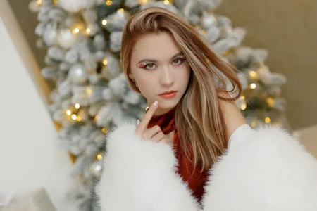 EllaCurtis May this Christmas shine with the light of good memories and the promise of brighter days ahead. টি ছবি