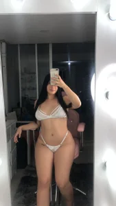 hally_berry____ Public Pic 3