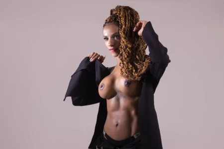 Just Mel💜 de MelanieMiller_  3 Imagens