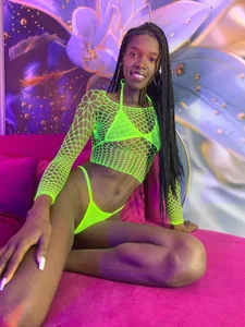 bonieklent: NEON LIGHTS ( 4 фото)