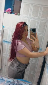 Anniee_collins_ Public  3টি ছবি